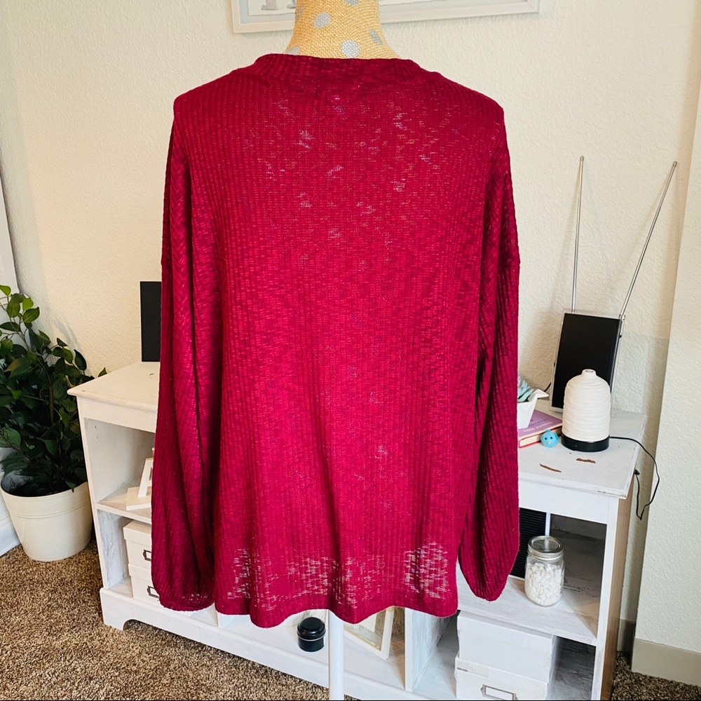 Ridged stretchy maroon long sleeve top - Picture 3 of 4